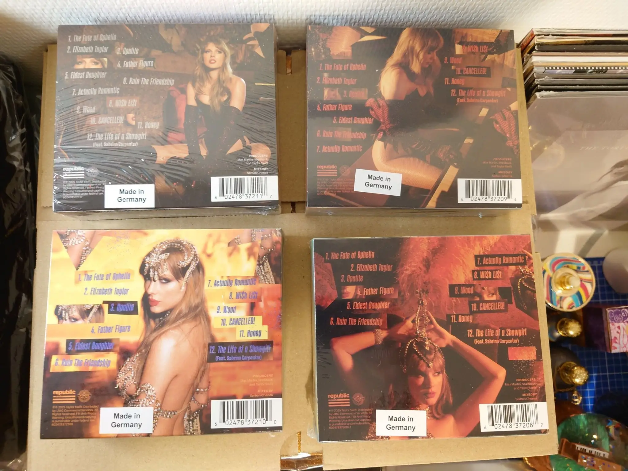 4 st Taylor Swift - The Life of a Showgirl Deluxe CD boxar begagnad vinyl online