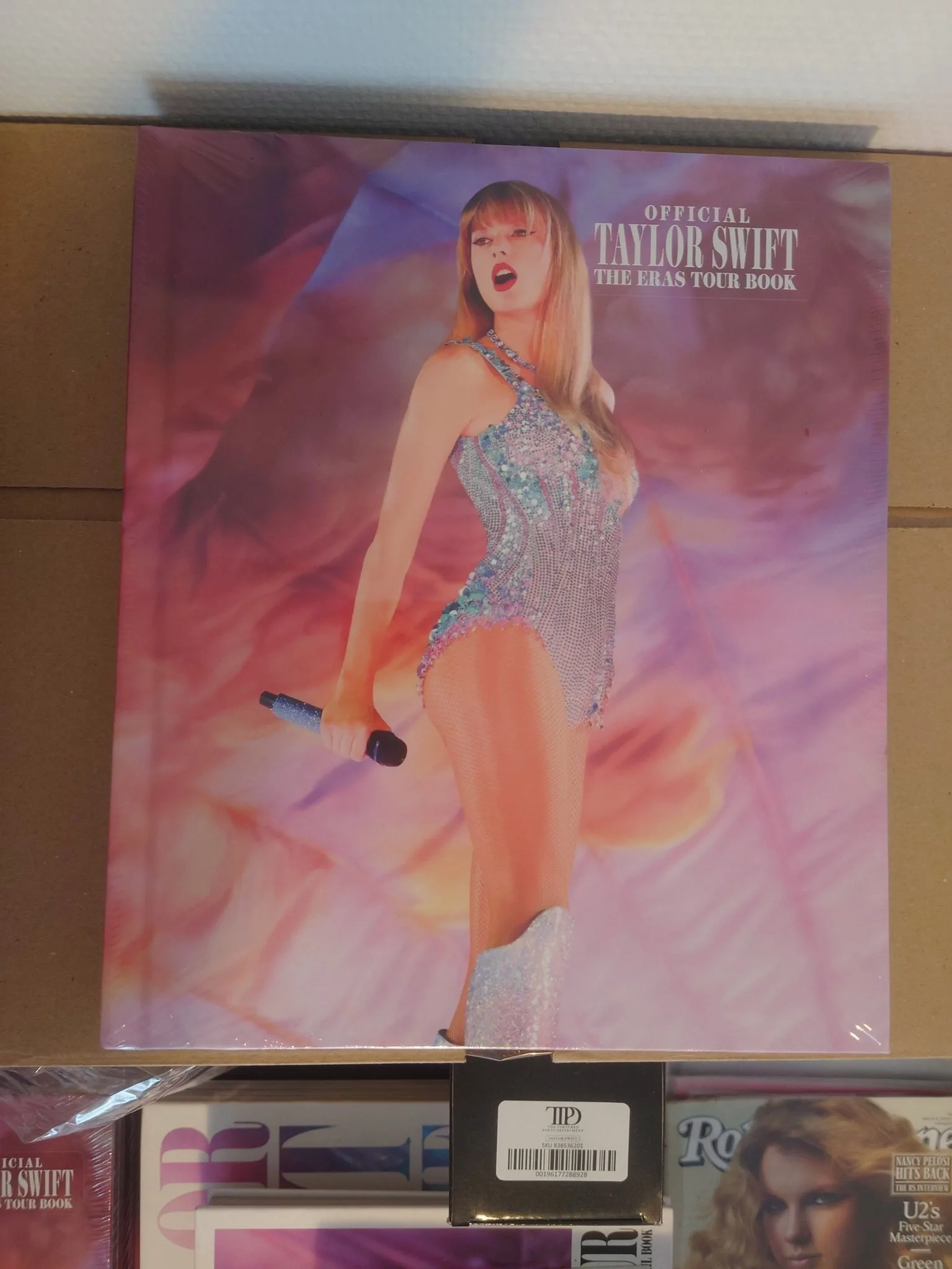 OFFICIAL TAYLOR SWIFT THE ERAS TOUR BOOK #5 vinylskiva till salu