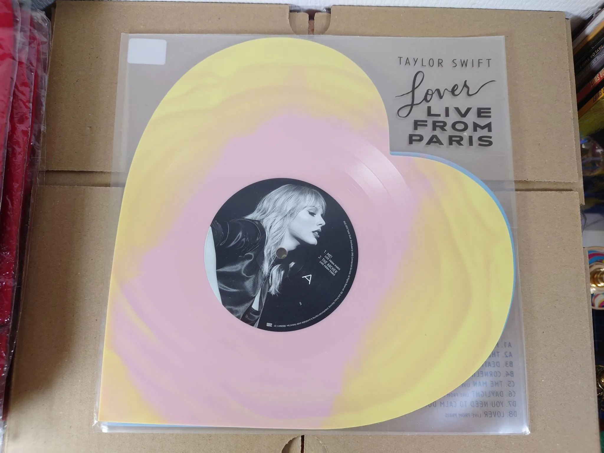 Taylor Swift - Lover Live From Paris (Heart Shaped Vinyl) vinylskiva till salu