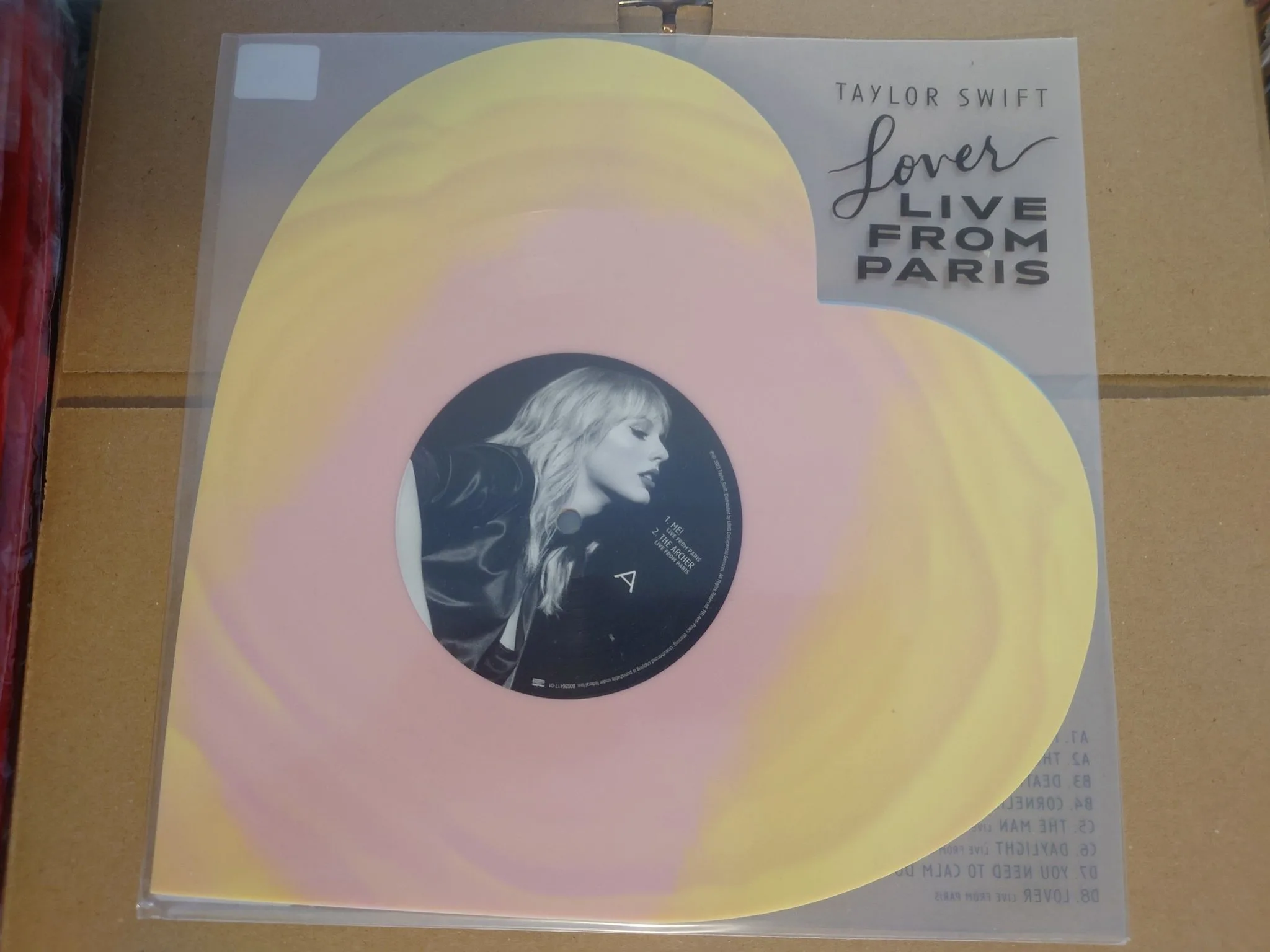 Taylor Swift - Lover Live From Paris (Heart Shaped Vinyl) #2 vinylskiva till salu