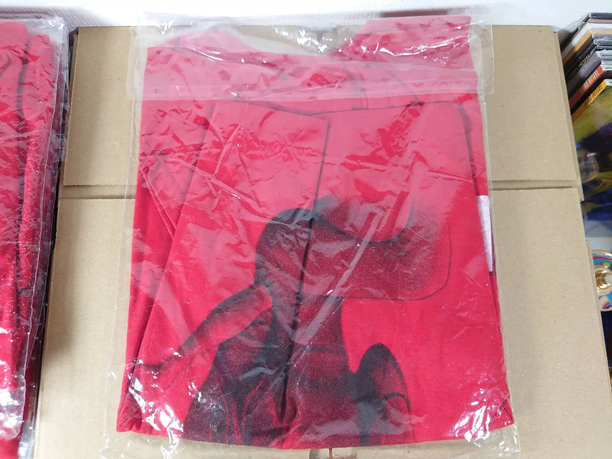 Taylor Swift RED 2013, tshirt, stl M begagnad vinyl online