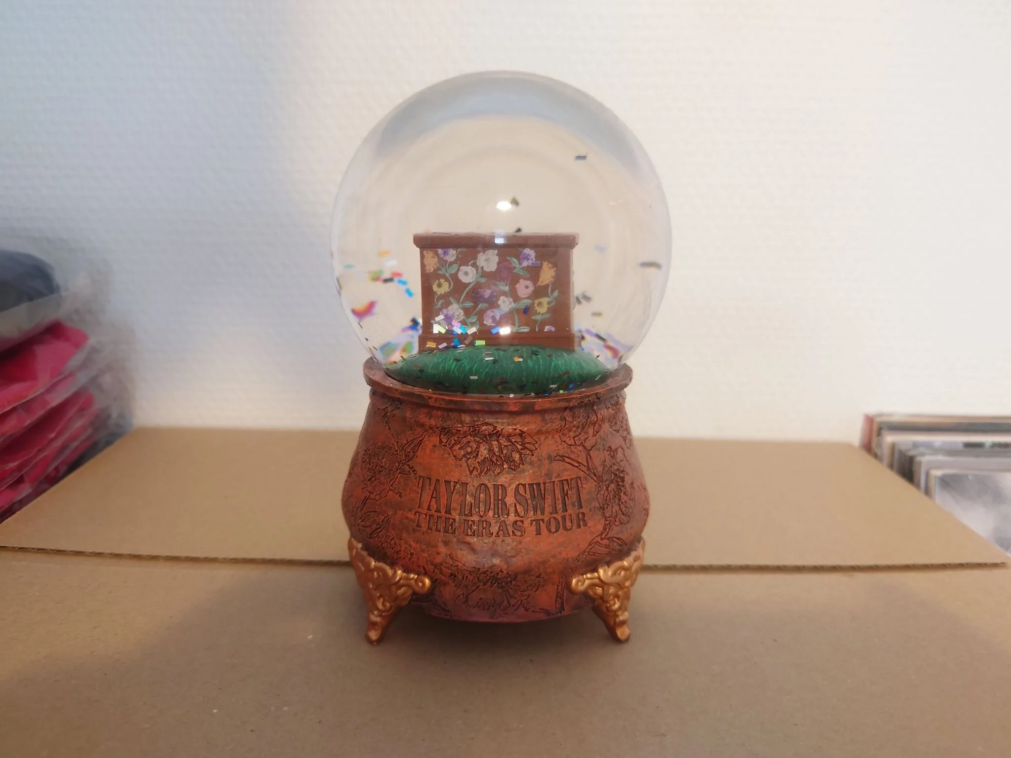 Taylor Swift The Eras Tour Piano Snow Globe vinylskiva till salu