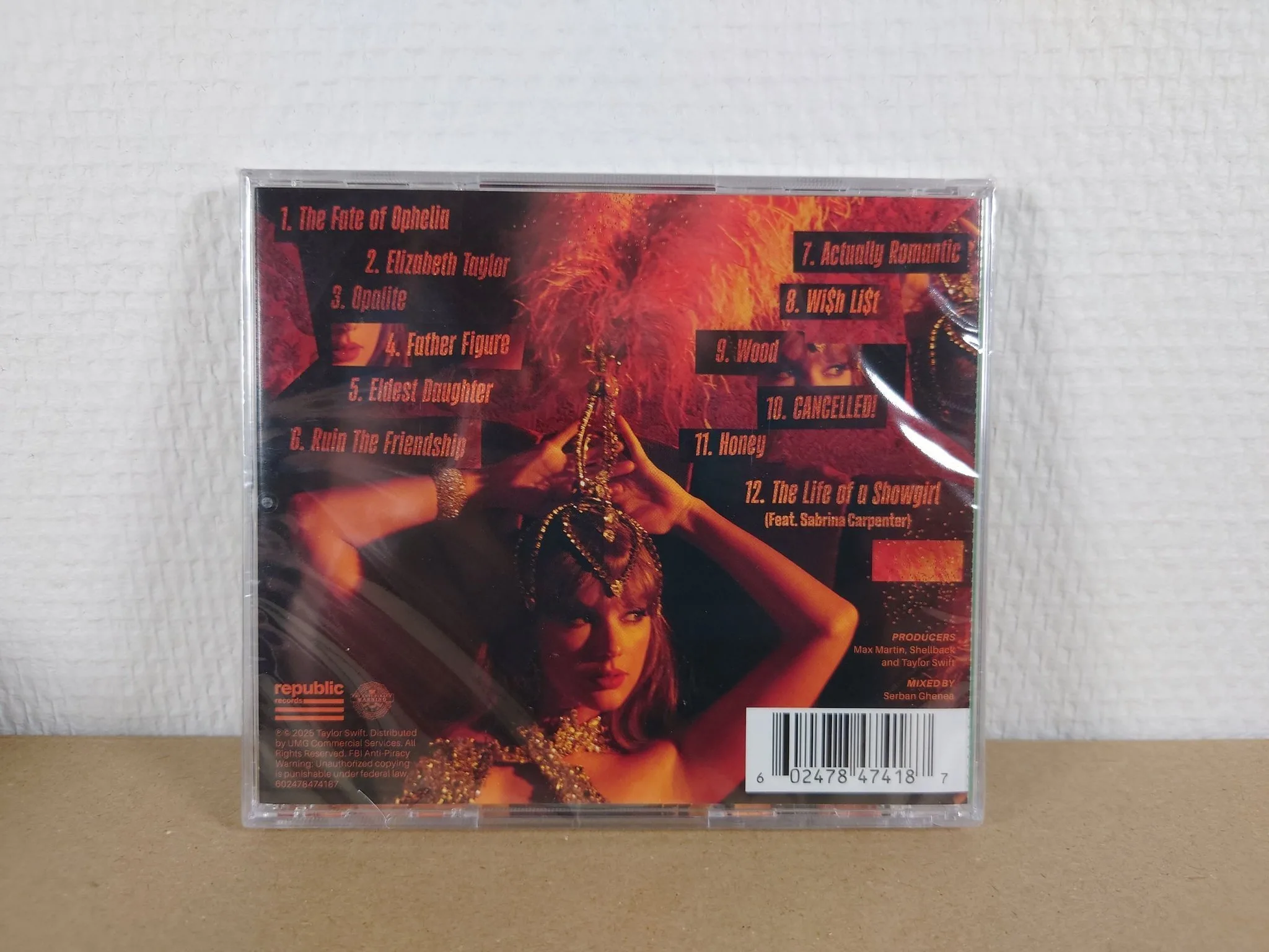 The Life of a Showgirl - CD Signerad #2 begagnad vinyl online